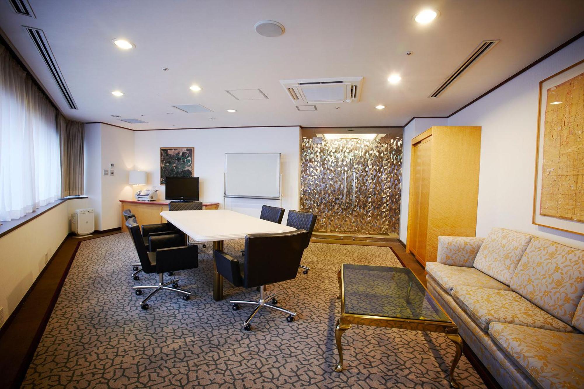 [Charity Plan] Suite Complimentary Executive Floor