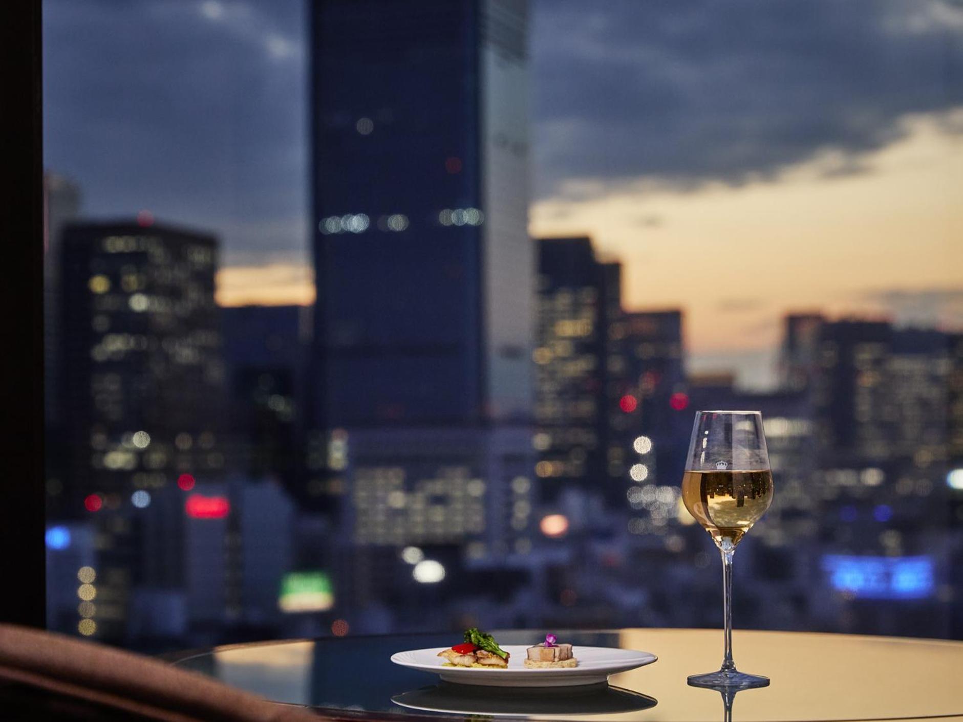 [Charity Plan] Suite Complimentary Executive Floor